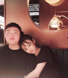 uzi女友最新爆料,揭秘电竞选手背后的辛酸与真相